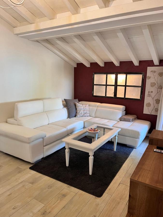 Splendid Lake Apartment Desenzano del Garda Bagian luar foto